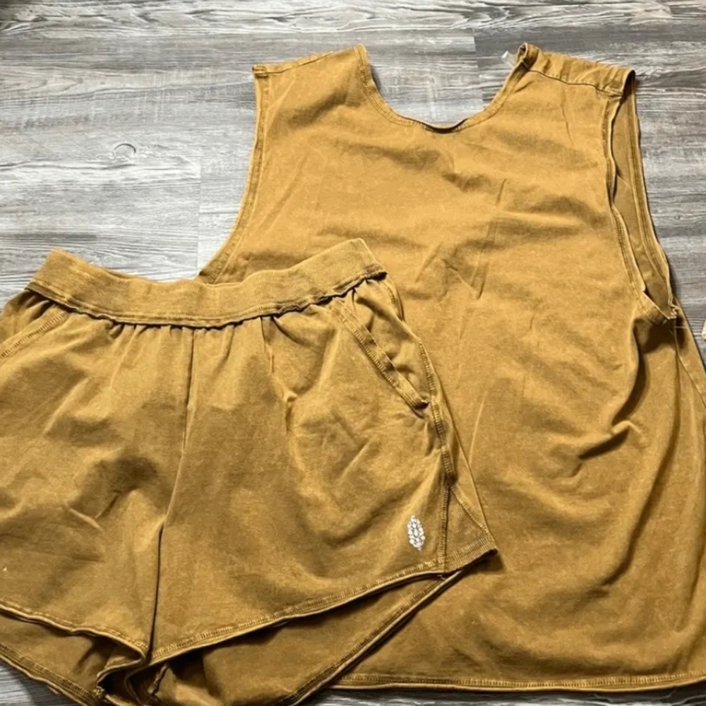 NWOT 89$ Free People In Poly Bag  Movement City of Angels Knit Set Size M - Picture 6 of 7